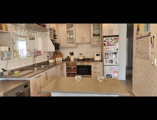 4 BEDROOM HOUSE FOR SALE IN ST DUMAS